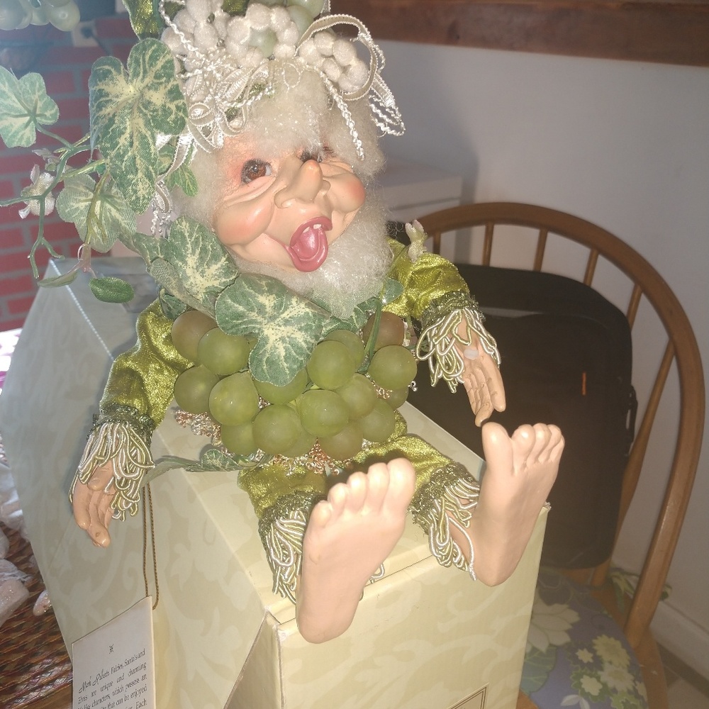 Wine maker elf